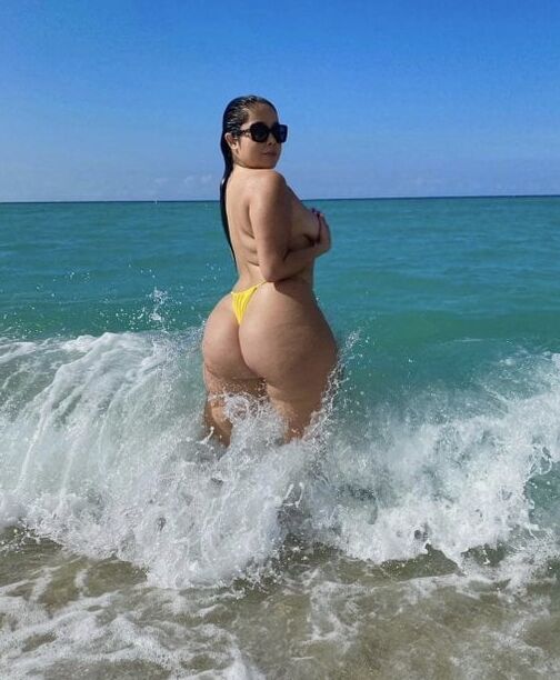 Latina Women Vol