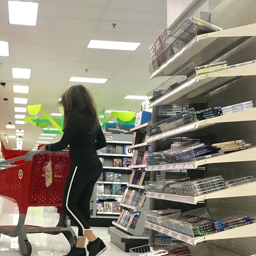 Social distancing slut