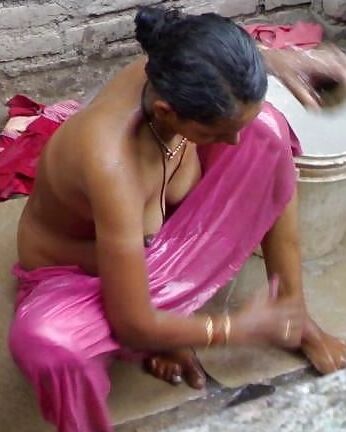 INDIAN AUNTS NUDE