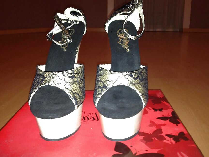 My first heels....... I feel so slutty.
