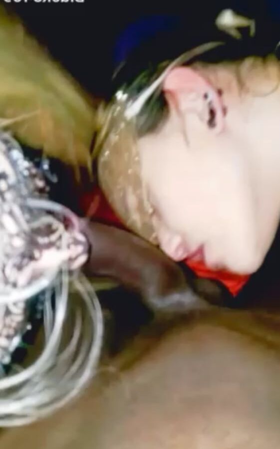 Me and two girls sucking me (FFM)