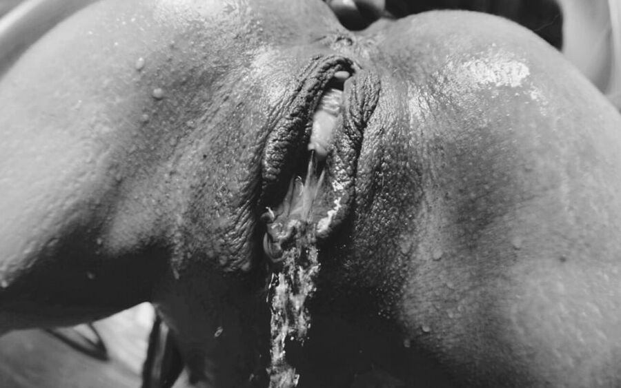 b&amp;w (female ejaculation)
