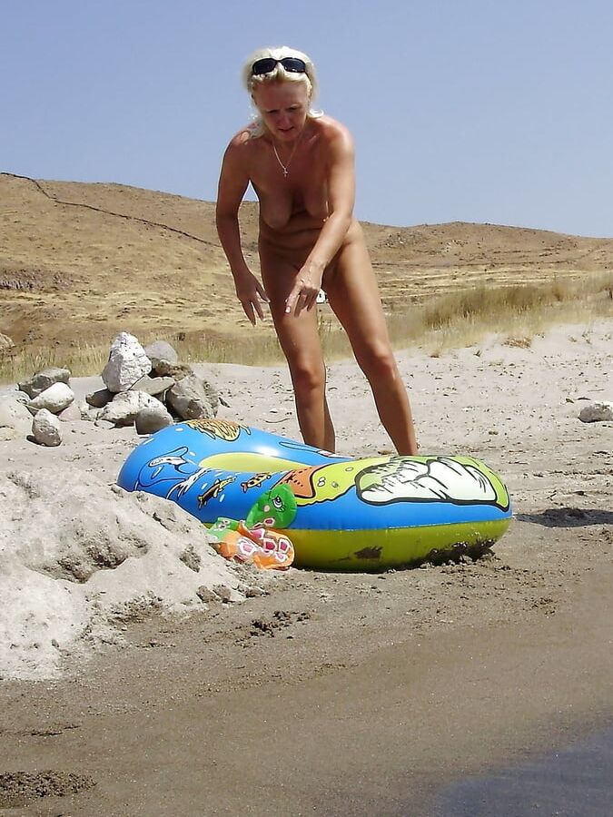 Nudist Blond Milf on the Fkk Beach Holiday