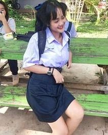 Thai uni girls