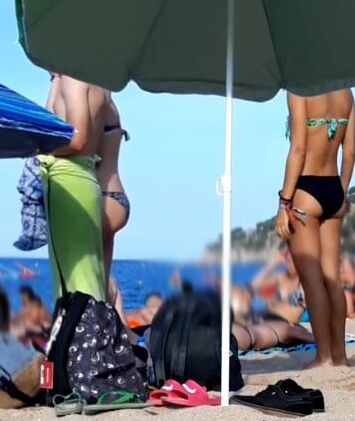 little asses at the beach