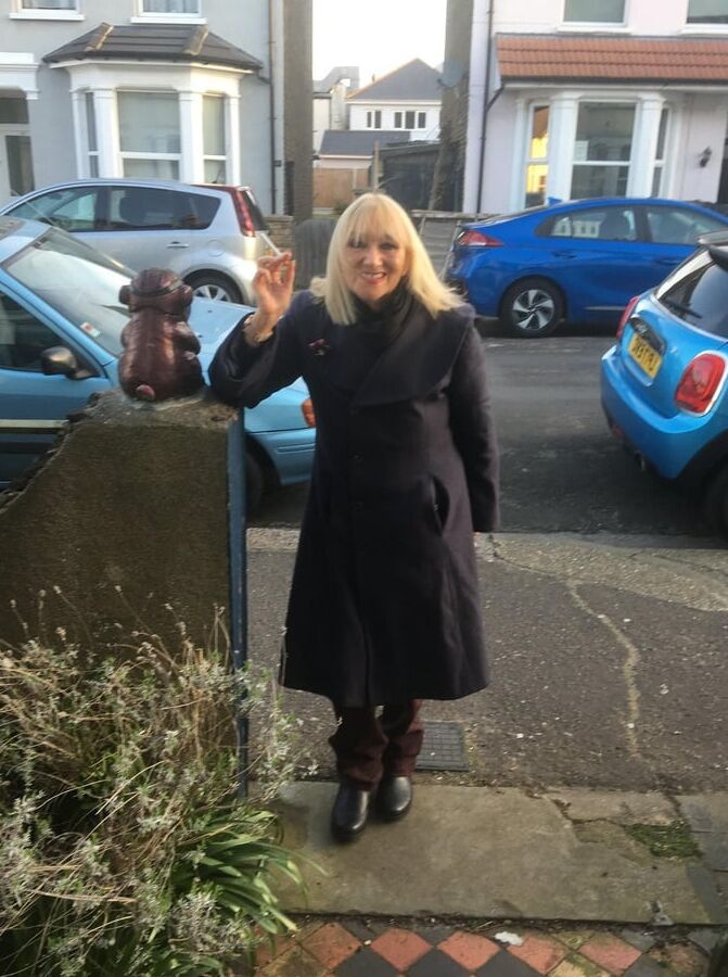 Linda UK Smoking gilf