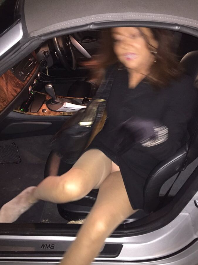 Matures Upskirt in Pantyhose