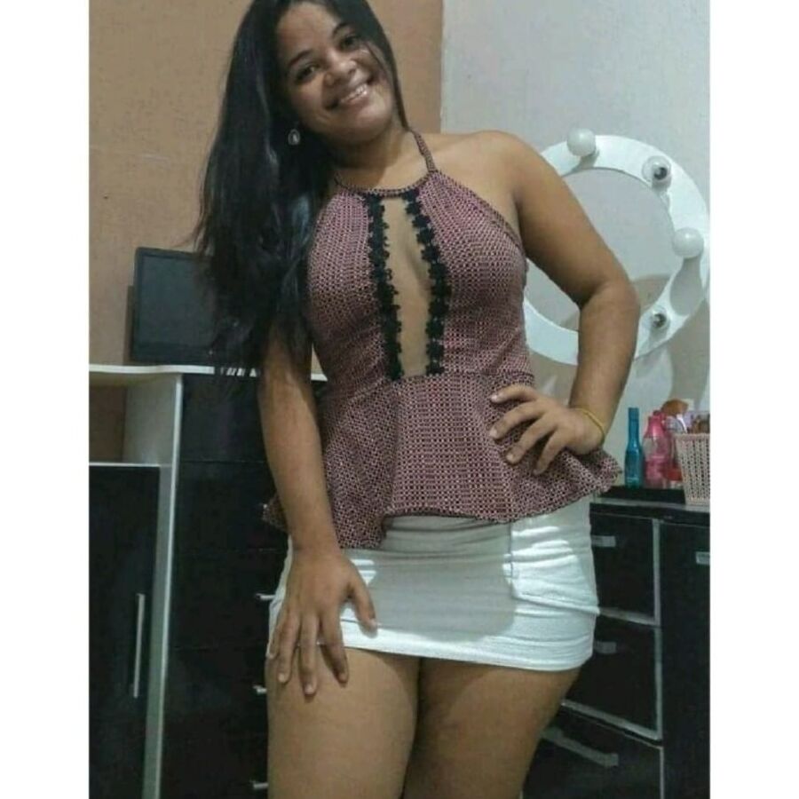 PUTA DO INSTAGRAM: Emily Tamirys