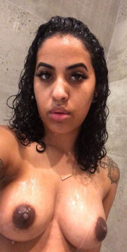Exposed sluts, Fotzen
