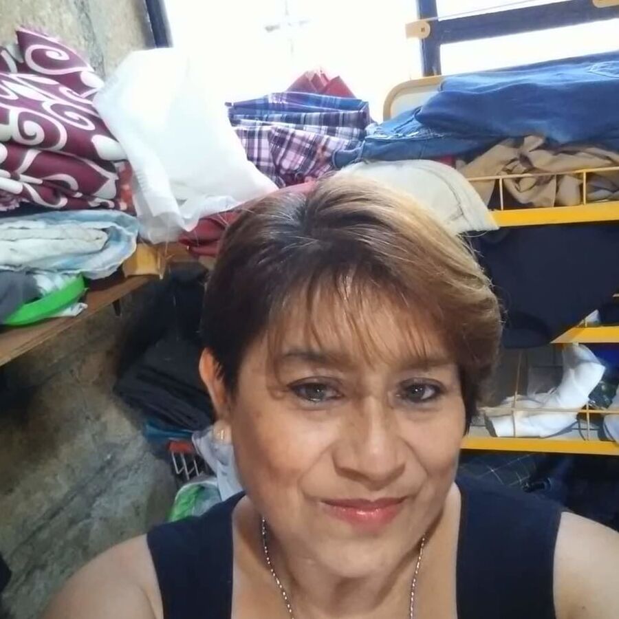 Argelia Madura Tosca y Tetona - Mexican Mature mom
