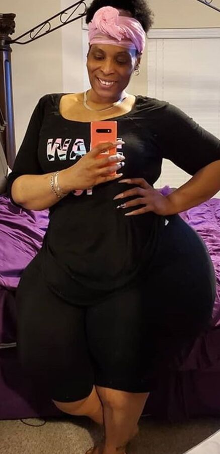Huge thigh mega booty extra wide hip bbw real