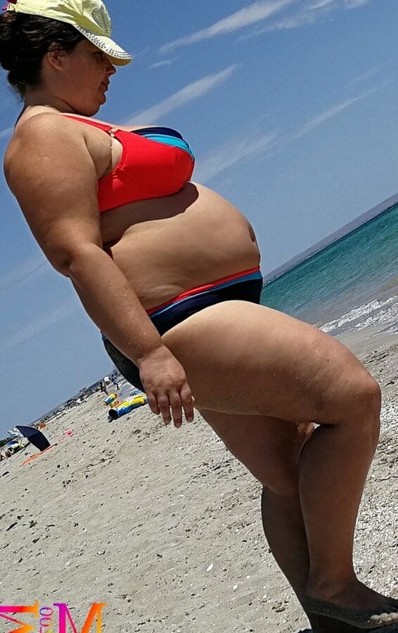 BBW Beach Voyeur (Huge Belly Samples)