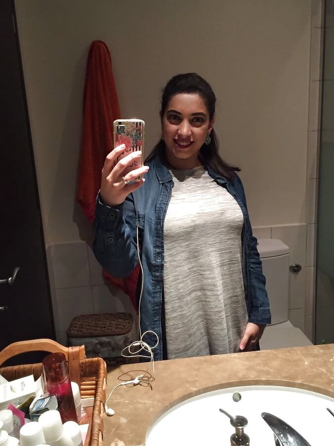 Desi Kashmiri Married Lady