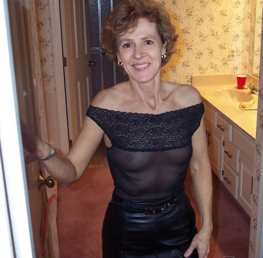 Sexy Grandma Spread her Legs