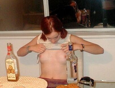 which one of thes flashing hotties you like?