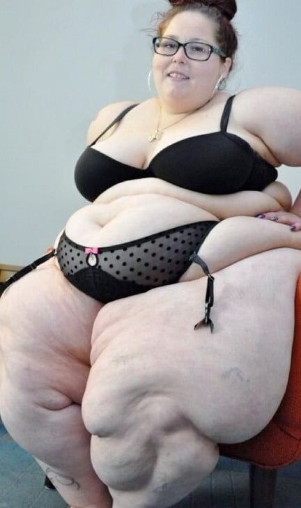 Fat Bodies In Tight Spaces - SSBBW Stuck