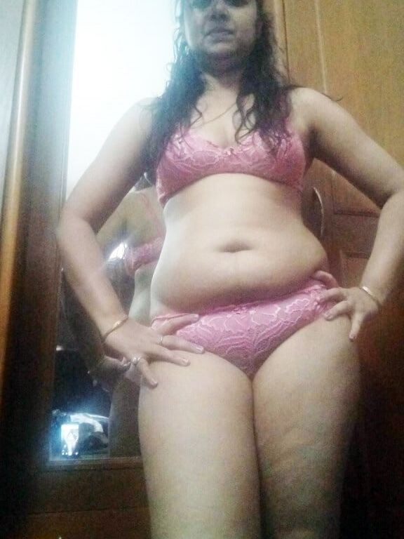 Sexy Horny Bhabhi