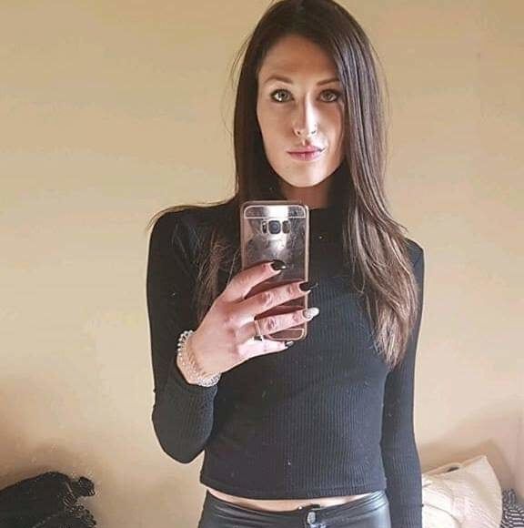 Sexy Brunette!