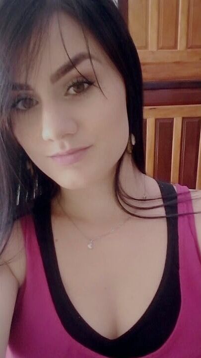 Ex-colega linda e gostosinha - Peitinhos gostosos