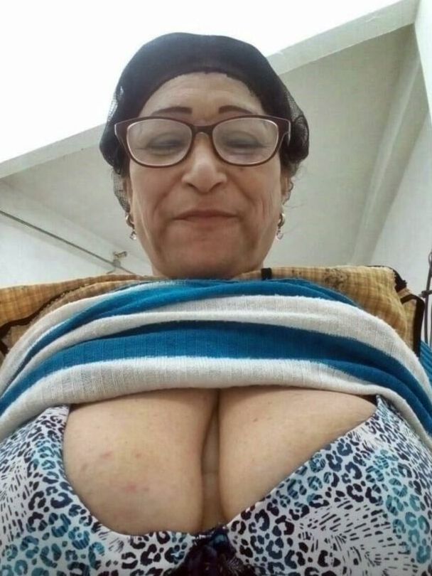 Yasli anneler olgun mature memeler azgin kadin ayak turk