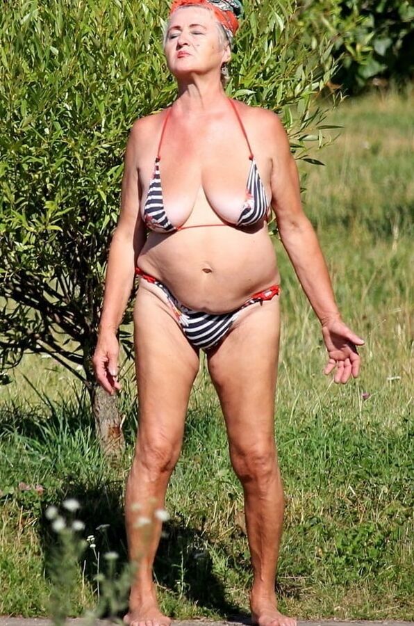 Bbw mix (Hot bikini)