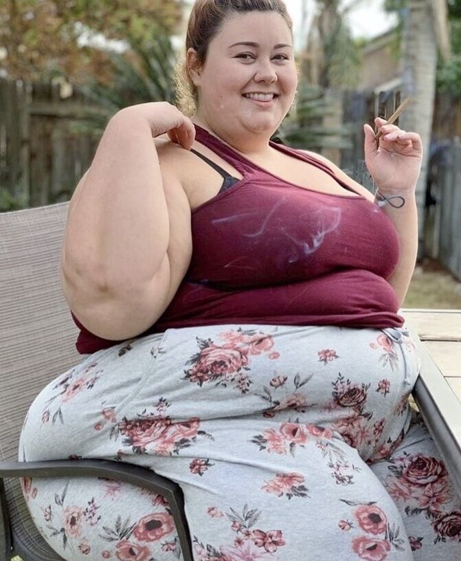 Fat Bodies In Tight Spaces - SSBBW Stuck