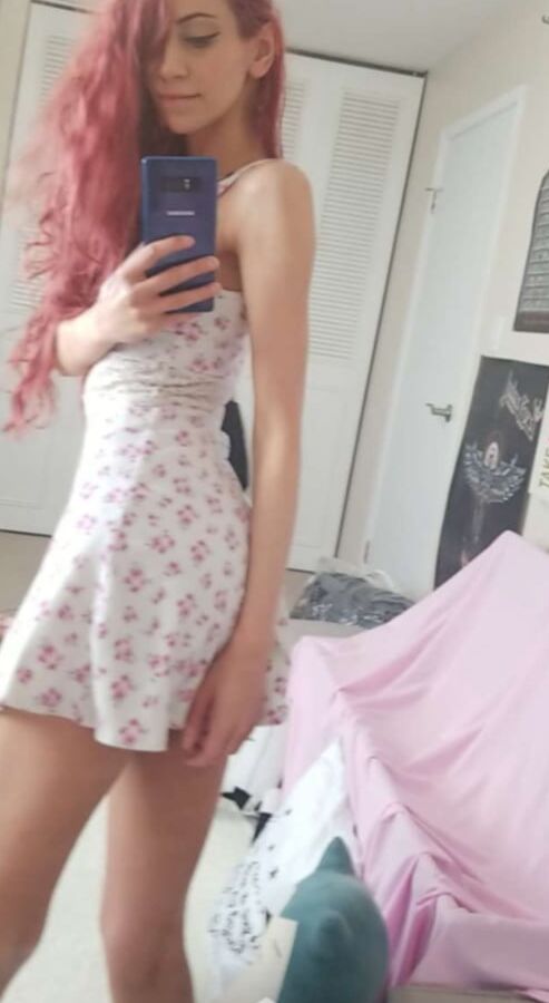 Imig slut pink hair