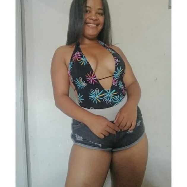 PUTA DO INSTAGRAM: Emily Tamirys