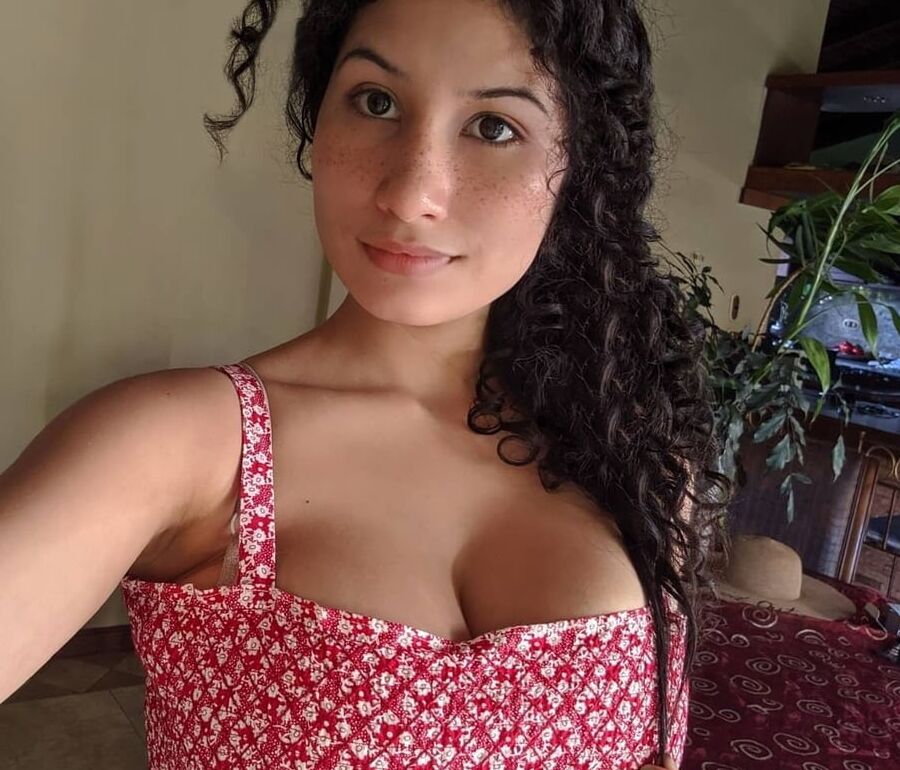 Instagirl Isabella Rodriguez