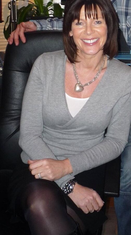 Female Celebrity Boots &amp; Leather - Ruth Langsford