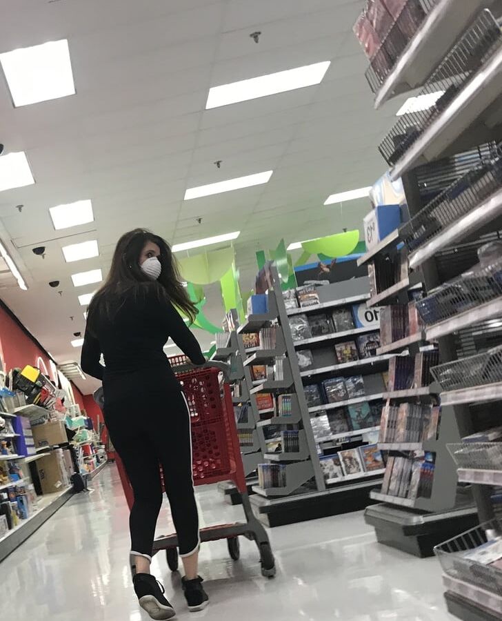 Social distancing slut