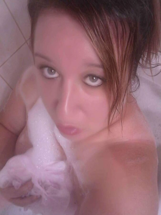 Vanessa Button Ontario Whore -
