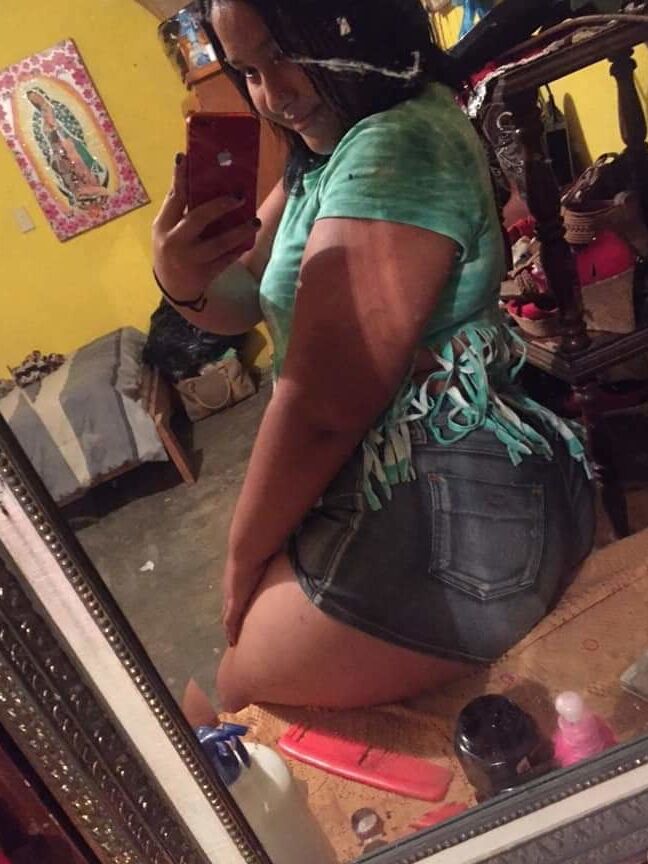 Rosa isela nalgona