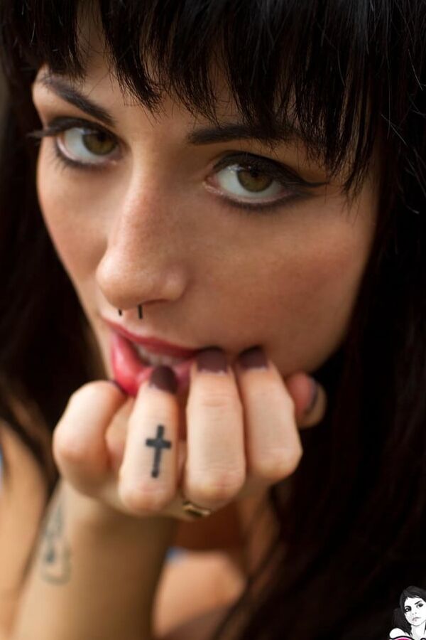 tributo charmaine