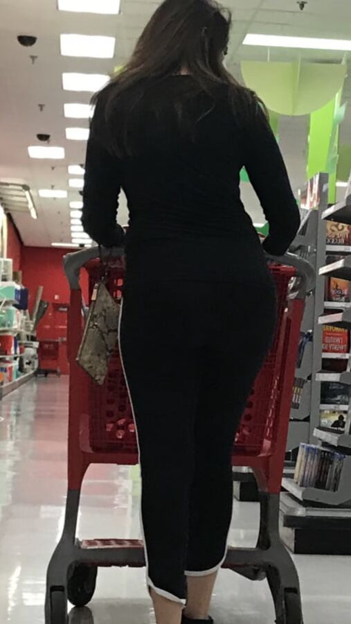 Social distancing slut