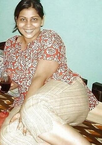 Desi Indian Mature Aunty