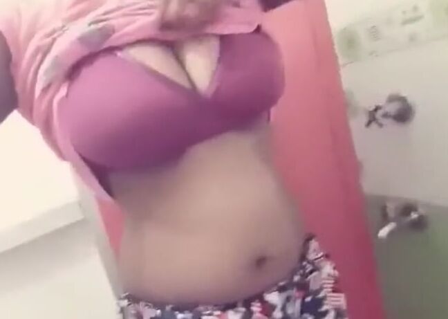 Sri Lankan Big Boobs