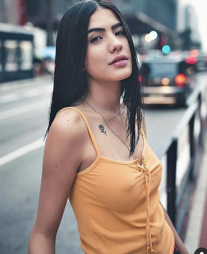 Insta No Bra needed