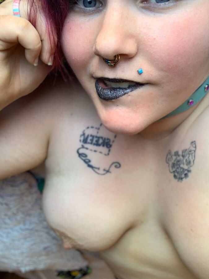 Edgy make up, tits , kitty. $ For permanent access.