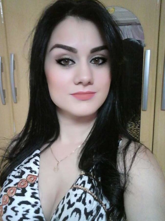 Ex-colega linda e gostosinha - Peitinhos gostosos