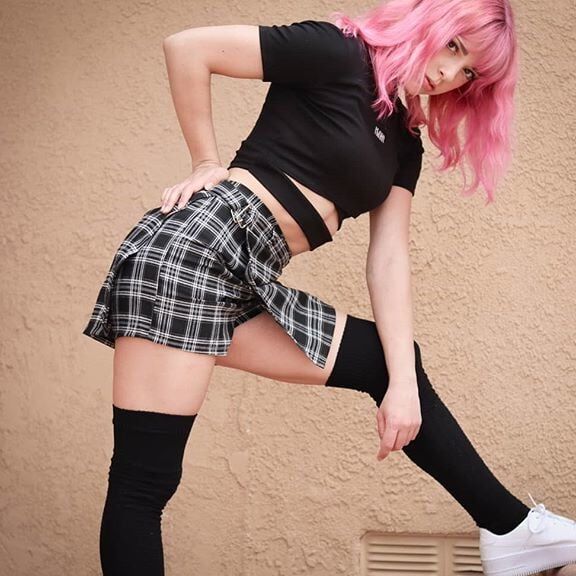 Kayli mills (petite blonde voice actress)