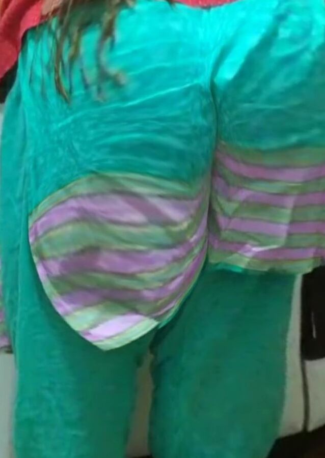 Meet my uncles girlfriend.who suck my cock.watch video