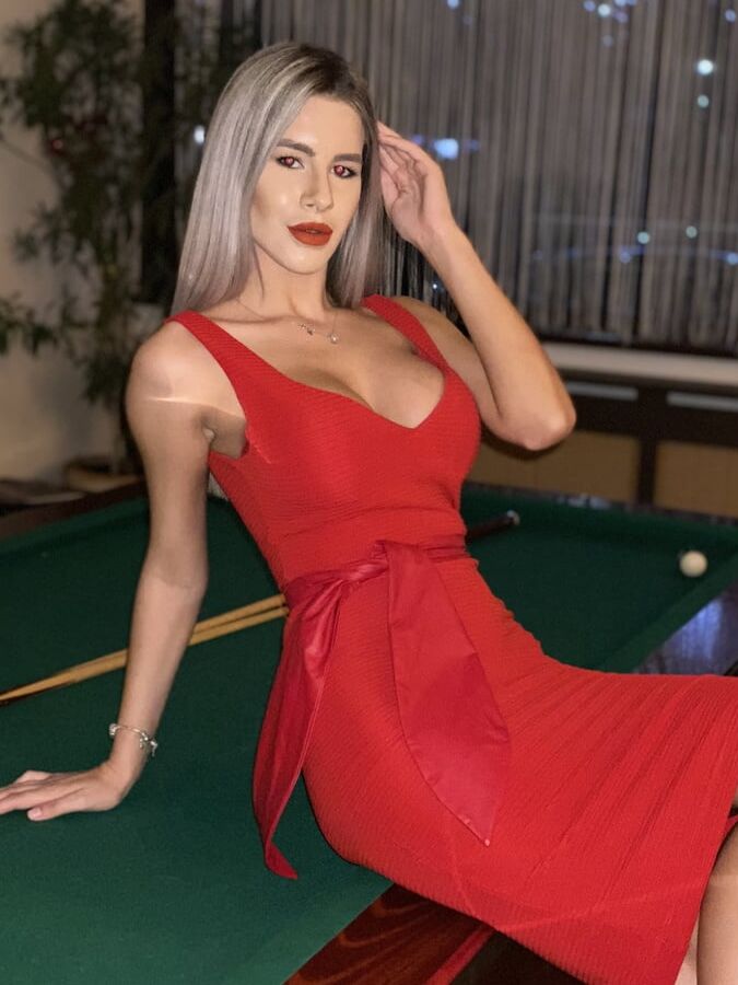 romanian model miruna