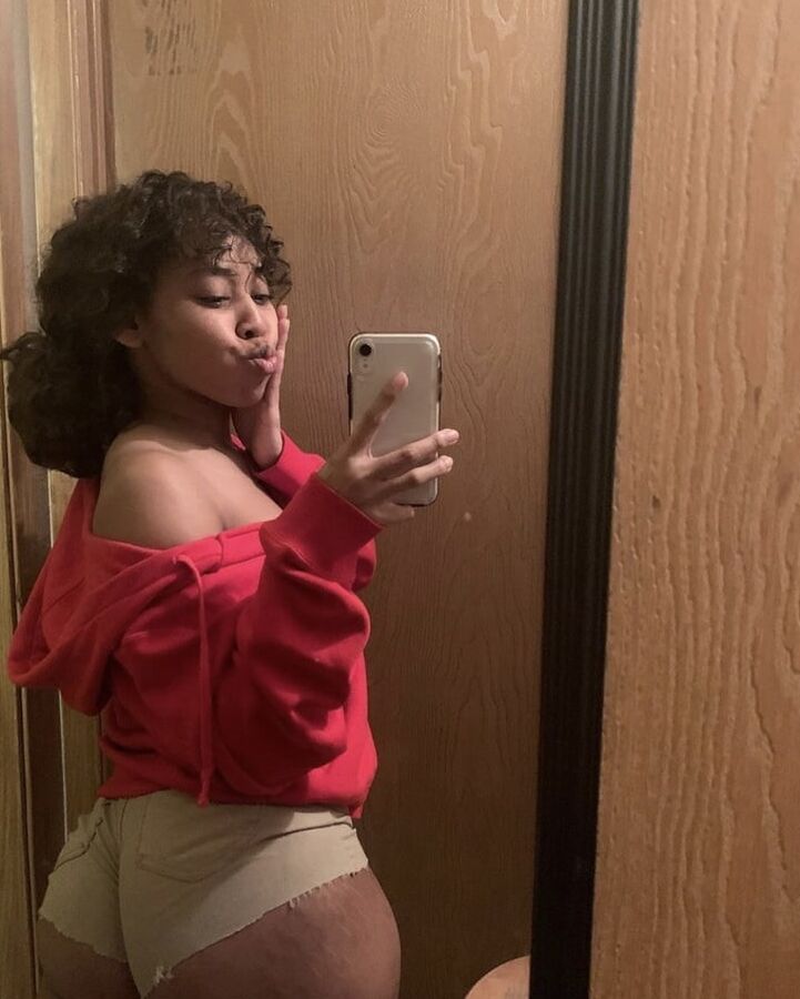Yesi Mangela