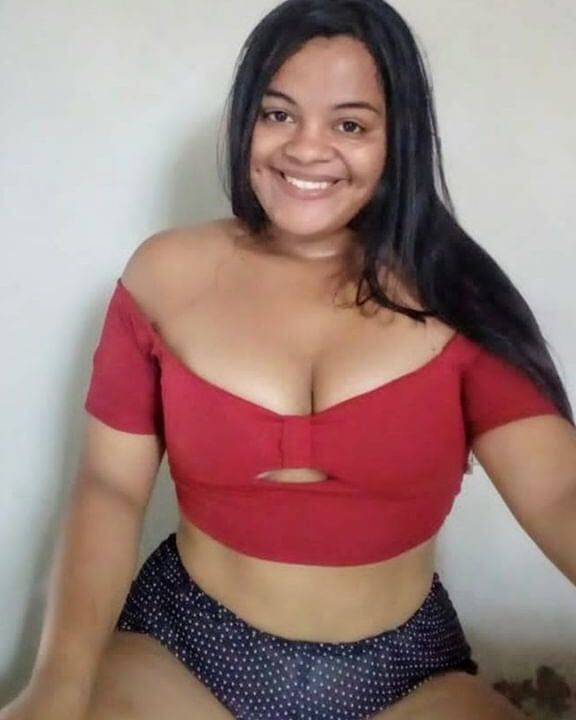 PUTA DO INSTAGRAM: Emily Tamirys
