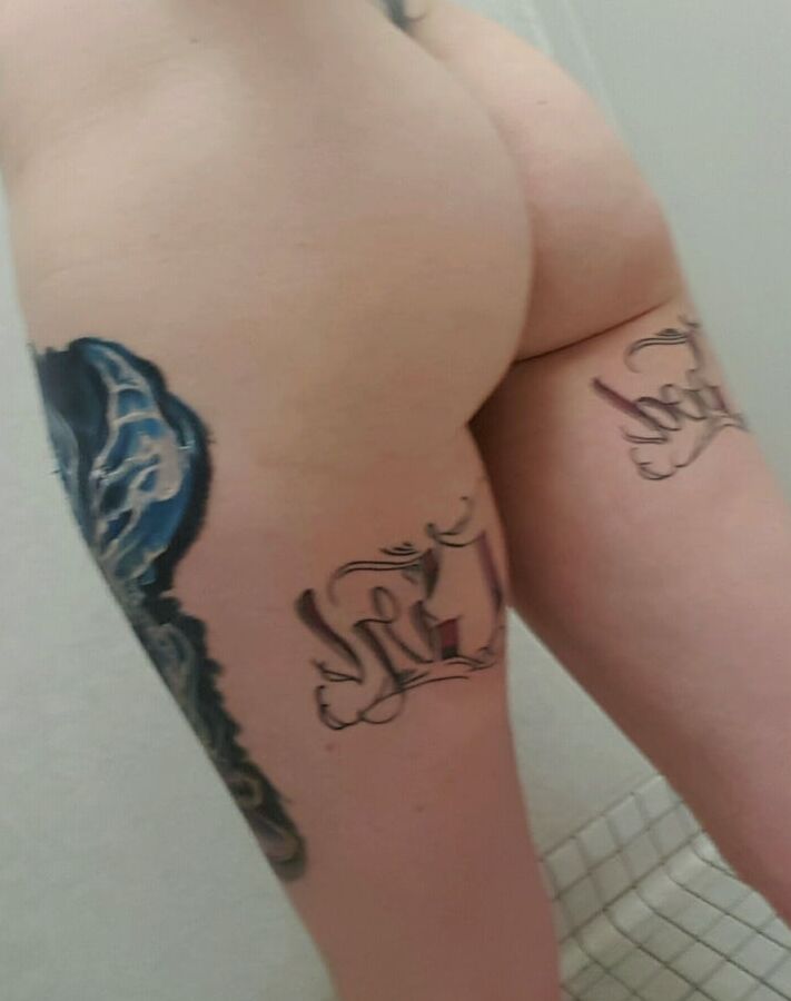 Exposed sluts, Fotzen