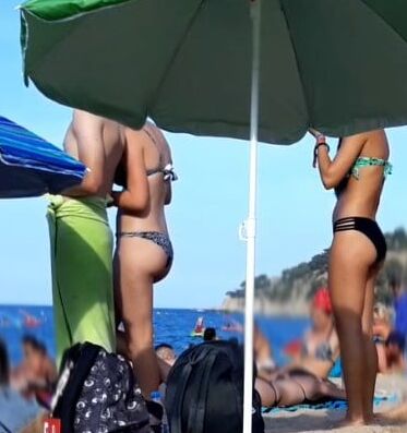 little asses at the beach