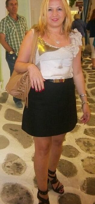 Turkish Sexy Mom - - Please Fake of Her