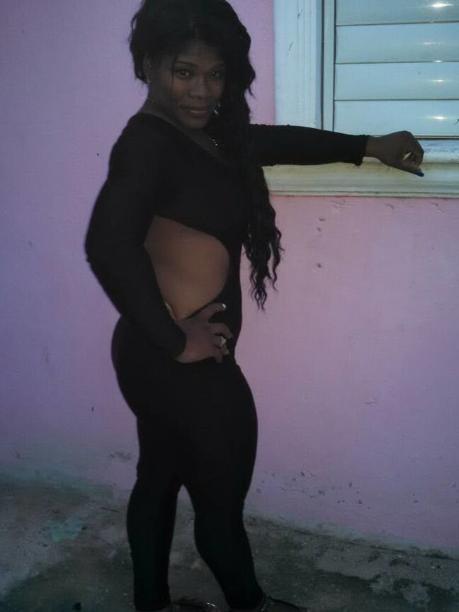 morenita dominicana de fuego, lindos ojos y mas