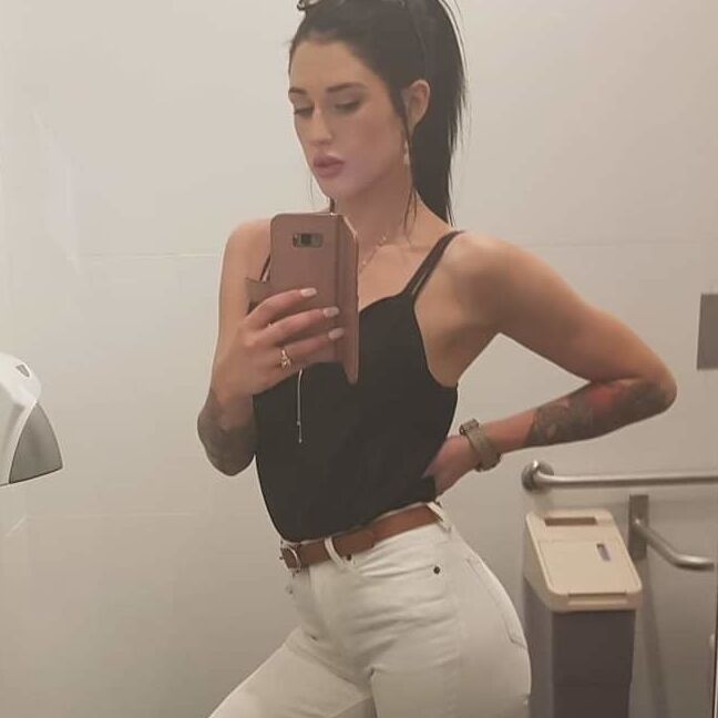 Sexy Brunette!